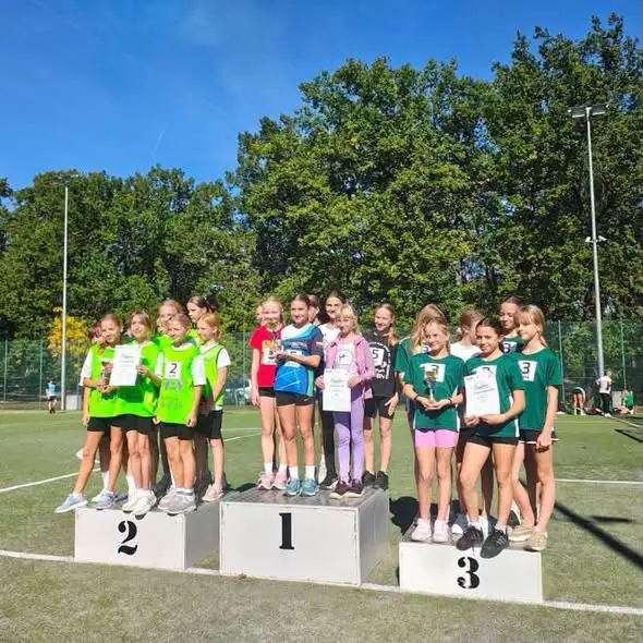 Brązowe medale dla uczniów z Nowego Miasteczka w Powiatowych Biegach Przełajowych