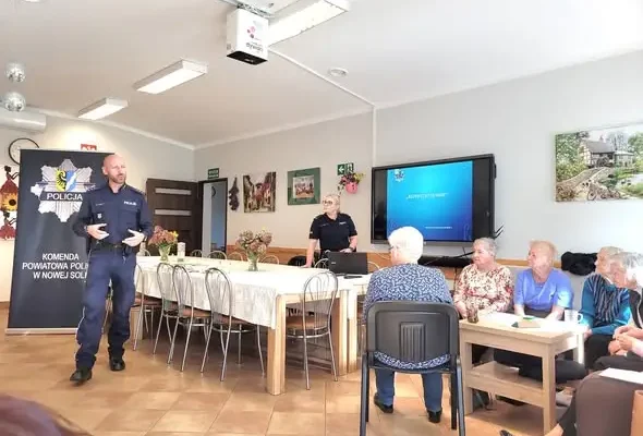 Seniorzy z Domu Opieki spotkali się z policją i ZUS. Rozmawiano o bezpieczeństwie