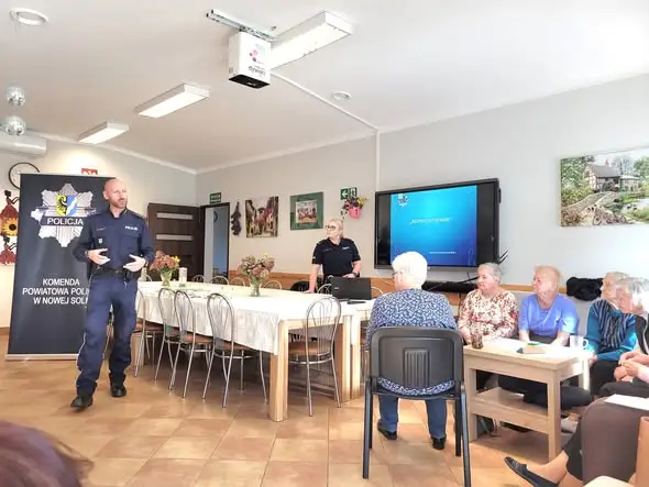 Seniorzy z Domu Opieki spotkali się z policją i ZUS. Rozmawiano o bezpieczeństwie