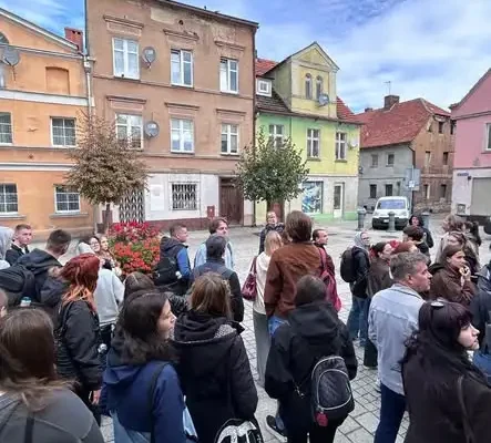 Studenci architektury z Zielonej Góry inwentaryzują nowomiasteckie kamienice